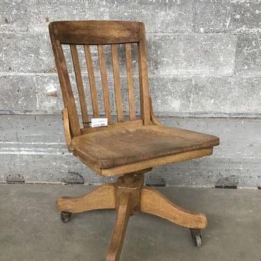 Antique Oak Chair (Seattle)