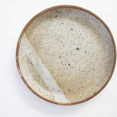 Vintage 70s Studio Pottery Round Serving Dish 11.5" - Hand Thrown Speckled Beige Neutral Shallow Walled Serving Plate - Boho Kitchen 