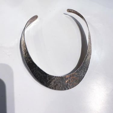1970s Mexican Hand Hammered Silver Torc Collar Necklace 