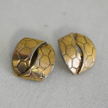 1940s/50s Trifari Gold Hexagon Textured Clip Earrings 