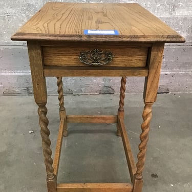 Spindly Oak Side Table (Seattle)