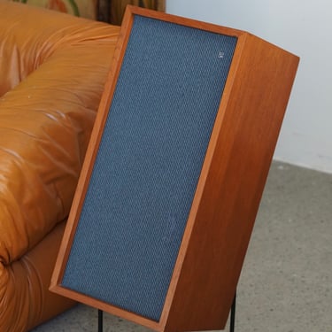 Rosewood Speakers by Bang & Olufson Hojttaler