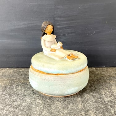 Girl with cat studio art pottery trinket box by Marieke Hall - 1980s vintage 