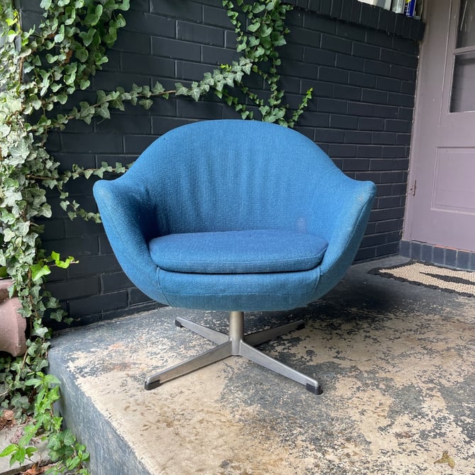 Vintage Overman Swedish Egg Chair Vintage Mid-Century Blue Swivel Lounge 1960s Pop Art Psychedelic Warhol Era 