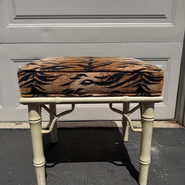 Vintage Faux Bamboo Vanity Stool Chair Bench Seat Hollywood Regency Antique Makeup Chair Cushion Prop Dressing Boudoir Bathroom Seating 