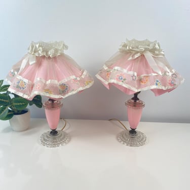 Vintage 1950s Molded Ruffle Lace Top Lamp set w/Shade, Vintage Reticulated Lace Top Lamp Shades, Vintage Pink Plastic Lamps, Barbie Bedroom 