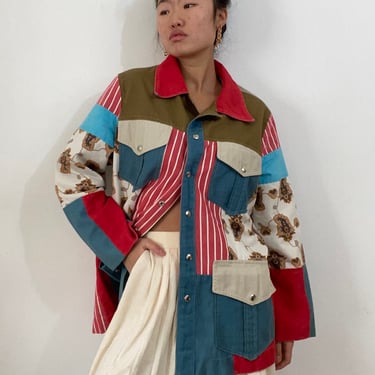 70s patchwork quilt chore coat / hand made vintage cotton multi print patchwork quilt quilted chore barn jacket coat | L 