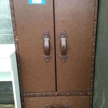 “Leather” Trunk Bookshelf (Seattle)