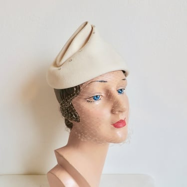 1950's Ivory Creme Felt Cone Shaped Hat with Veil Rhinestone Trim Rockabilly Spring Summer 50's Millinery 