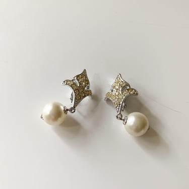 Vintage 1980s Sarah Conventry Pearl Drop Clip-On Earrings 