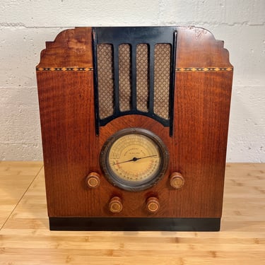 1935 Airline AM Shortwave MP3 Tombstone Radio, Full Electronic Restoration 62-173 