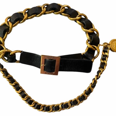Chanel 90s Leather and Gold Tone Chain Belt