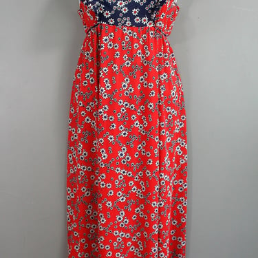 1970's - Vassarette Nightie - Red White Blue - Mod Daisy - Nightgown - Marked size 11 