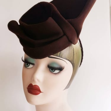 1940s Modernist Tall Sculpted Hat in Brown Wool / 40s Art Hat Folded Ruffled Asymmetrical Hat with Ring Frame / Medea 
