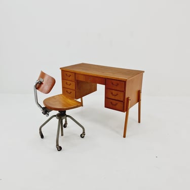 Midcentury Danish Scandinavian Desk in teak, 1960s 