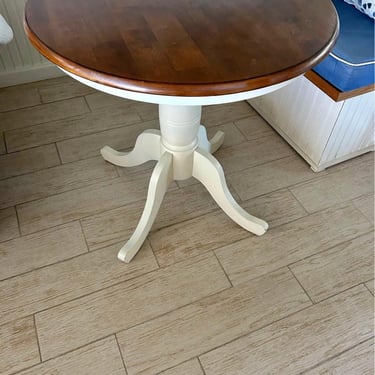 Round Dining Table 30x 30 custom all white 