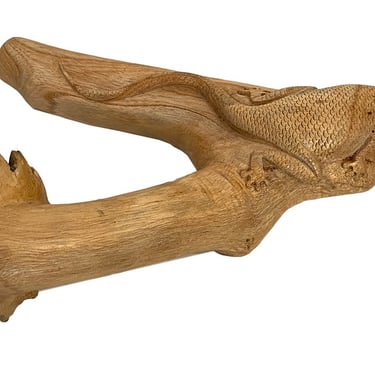 Carved lizard