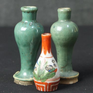 Antique Japan Imari ceramic small vase Ichirinzashi 1800 kiln craft 
