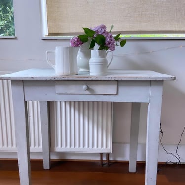 Beautiful vintage French farm table in original paint light grey 