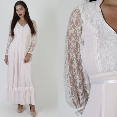 Barbiecore Gunne Sax Maxi Dress / Vintage 70s White Lace Up Corset / Prairie Boho Wedding Renaissance Gown Size 5 