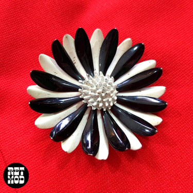 Groovy Vintage 60s 70s Black White Blue Flower Power Metal Pin 
