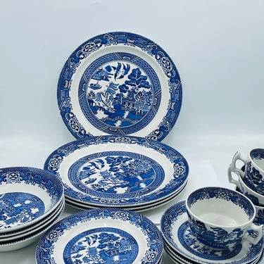 Vintage 19 Pc Dinner Set- SVC for 4 Woods Ware  BLUE WILLOW Wood & Sons England - Chip Free- Unused Condition 
