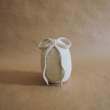 Daan Vase with Bow // handmade ceramic pottery 