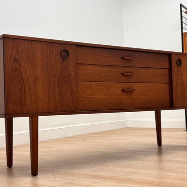 Credenza by Avalon Furniture 