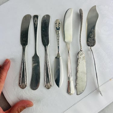 Antique Master Butter Knives silver plate by Wm Rogers & Sons AA, Imperial or Arcadian Plate 1910s-'30s flatware, 7 available separately 
