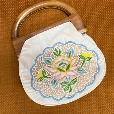 vintage 1960s bermuda bag floral Bali cutwork wood handle pouch purse 