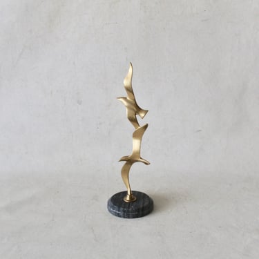 Hattakitkosol Somchai Style Brass Birds in Flight Mantel Top Sculpture Marble Base 