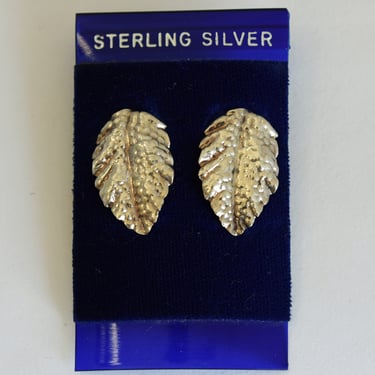 NOS 80's sterling leaves studs, textured 925 silver leafy post earrings on original card 