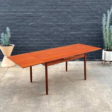 Danish Modern Teak Expanding Draw-Leaf Dining Table c.1960’s 