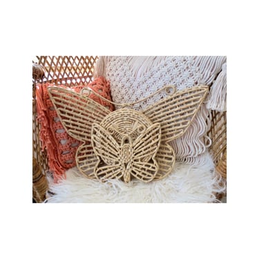 Vintage Butterfly Wall Hanging Woven Straw Basket Trivet Holder - Boho Hippie Home Kitchen Decor 
