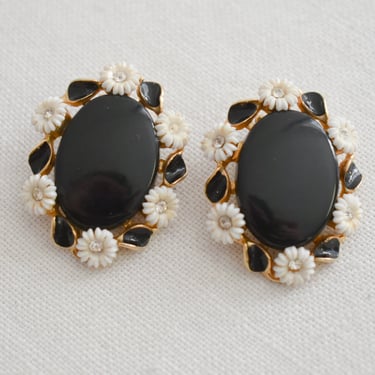 1950s/60s Black Oval Floral Clip Earrings 