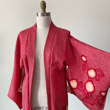 Vintage Red Silk Hoari Jacket / Vintage Short Kimono / Vintage Haori Kimono / Red & White Textured Kimono / Floral Kimono Short 
