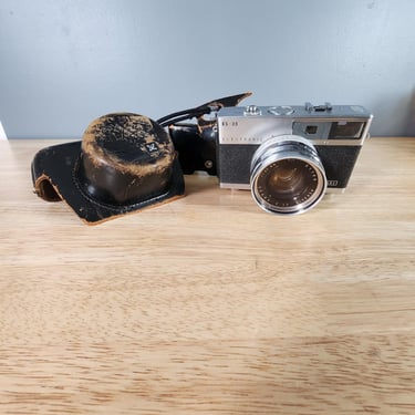 Vintage Sears ES 35 Camera 