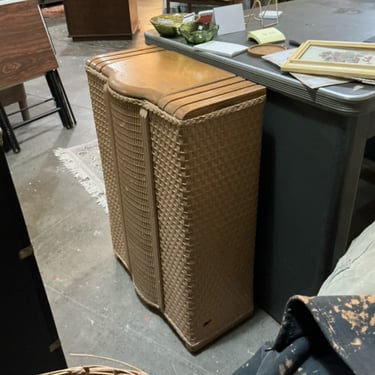 Wicker hamper wood top