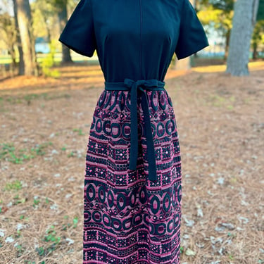 Vintage 1970s Black Quilted House Dress with Ombre Pink Thread Embroidery - Cozy Holiday Chic 