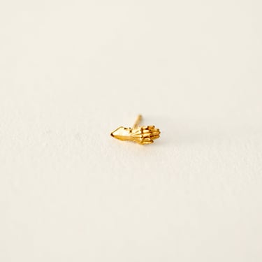 Single 14K Gold Tiny Gauntlet Stud