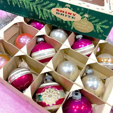 VINTAGE: 12pcs - Shiny Brite Glass Ornaments in Box - Old Distressed Christmas Ornaments - Holliday 