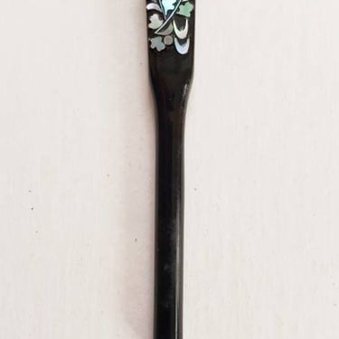 1930s Cigarette Holder Black Lacquered Floral Inlay Mother of Pearl 