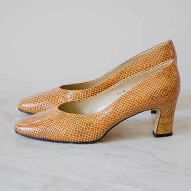 brown reptile leather heels | 80s 90s vintage Etienne Aigner yellow tan leather high heel pumps size 8.5 