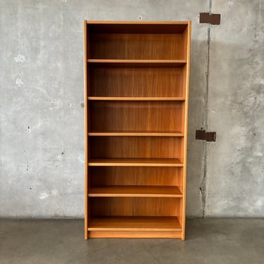 1960s Vintage Danish Modern Tall Teak Bookcase In The Style Of Poul Hundevad