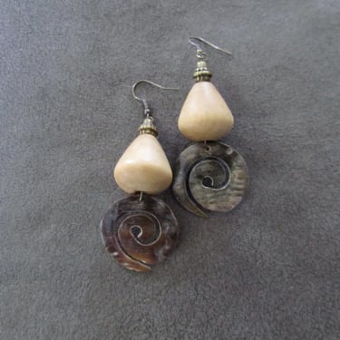 Spiral shell and wooden earrings 