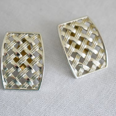 1960s Sarah Coventry Gold Latticework Clip Earrings 