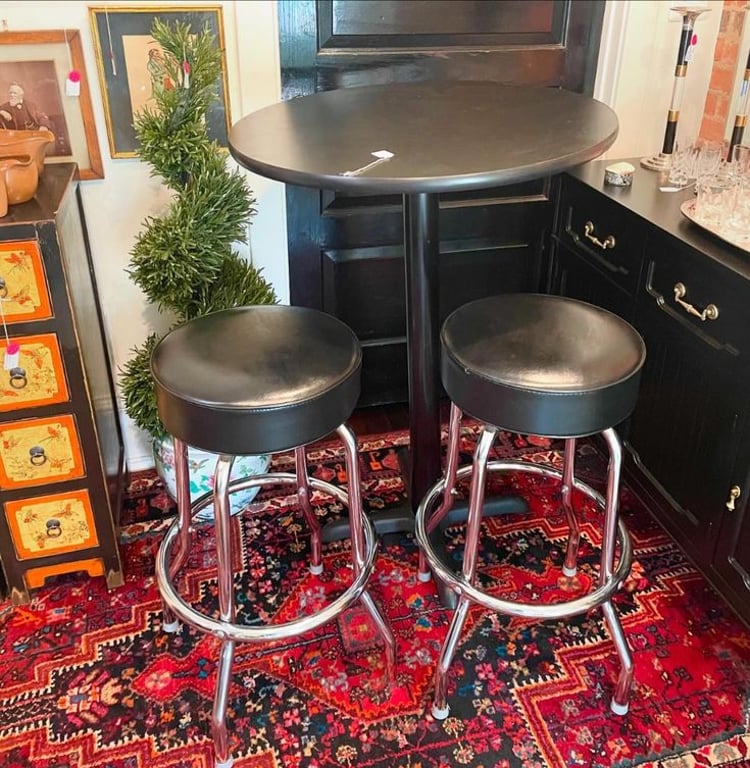 3 pieces barstool set
Table is 38x41.5”
Stools are 14x29” 