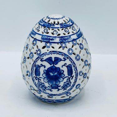Vintage Bombay Co Decorative Ceramic Egg Floral Blue White Reticulated 