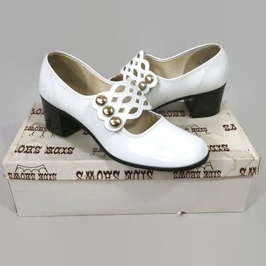 VINTAGE 1960s MOD White Patent Leather Mary Jane Pumps by Side Shows Size 6.5 | 60s Round Toe High Heel Shoes NOS in Box | vfg 