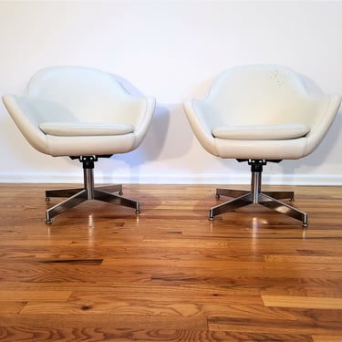 Mid Century Pair of Overman Style White Swivel Chairs 